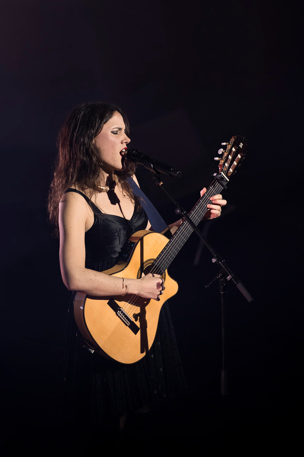 Clara Ysé – lumière dramatique